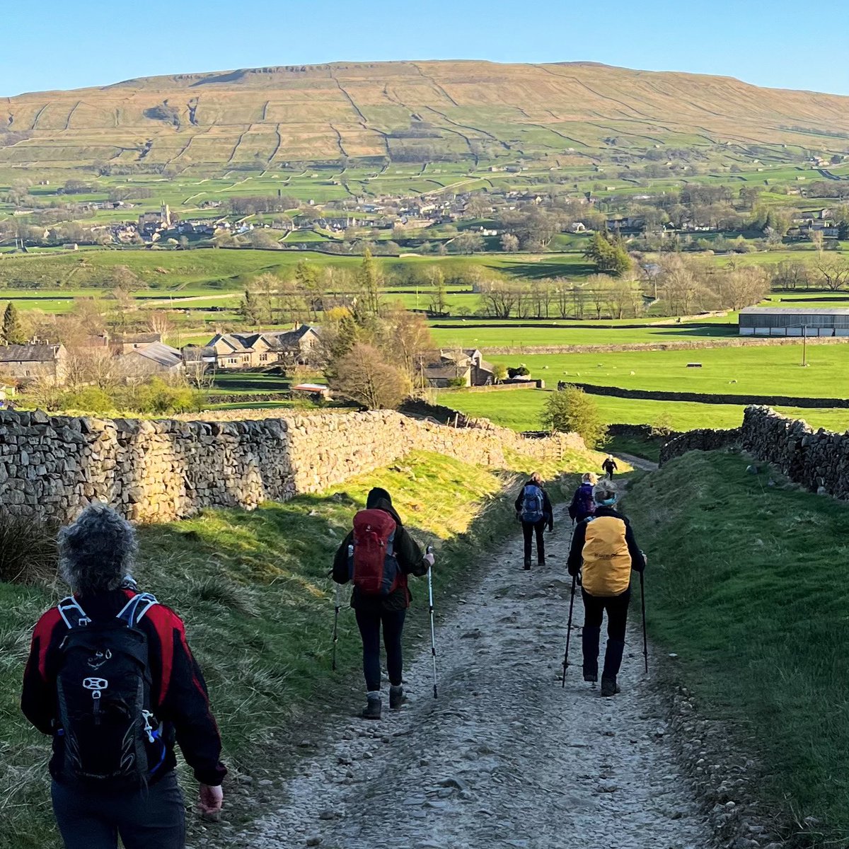 Afternoon light across Wensleydale 

🤩☀️🥾

#yorkshiredales #wensleydale