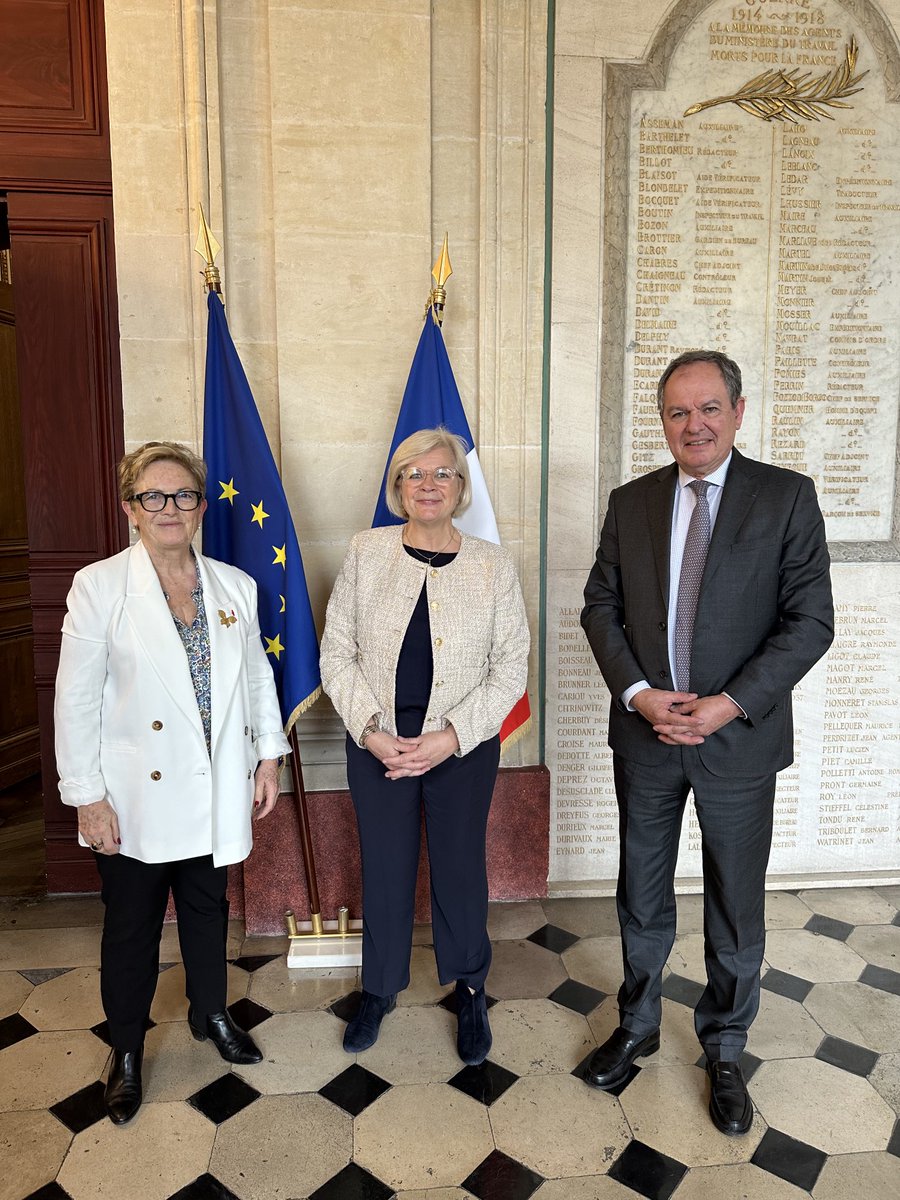 Merci ⁦<a href="/CaVautrin/">Catherine Vautrin</a>⁩ pour ces échanges nourris et constructifs sur la gouvernance, le financement, l’attractivité et l’offre du secteur des #services à la personne et du # domicile   ⁦<a href="/ADMRun/">ADMR</a>⁩