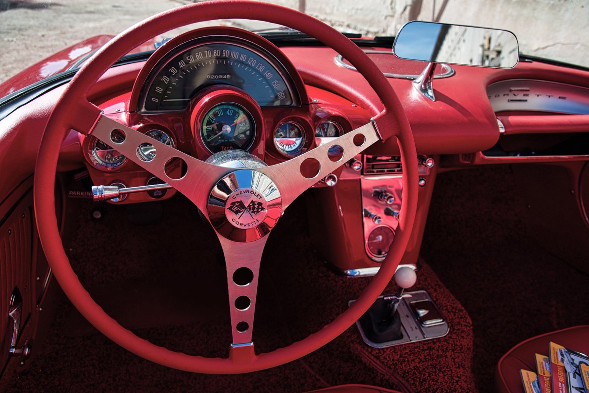 BoutsenClassic's tweet photo. We are happy to present you his 1962 Chevrolet Corvette C1 in a Roman red/beige with a stunning red interior ❤️
Exclusively for sale at @boutsenclassiccars ✅

#chevroletcorvette #corvettec1 #americancars  #vintagecars #classiccars #youngtimer #monacocars 
#thierryboutsenf1 https://t.co/dxsIWVgYwb
