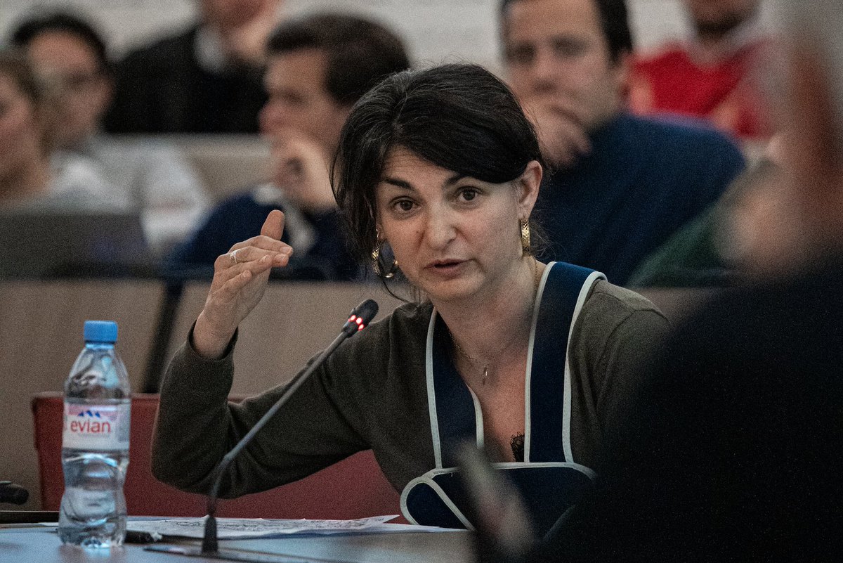 TrouveAurelie's tweet photo. Merci aux étudiants @Dauphine212 pour ce débat de qualité sur l’avenir de l’agriculture européenne et la souveraineté alimentaire👏

Ravie d'avoir pu y défendre la bifurcation agroécologique et une rémunération juste des agriculteurs, contre la concurrence déloyale et débridée ! https://t.co/5KmXx7Nl0q