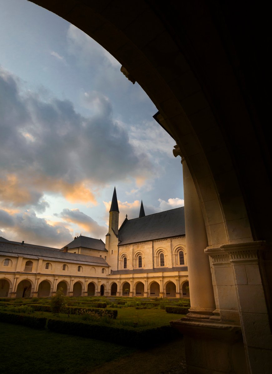 Pour le concert d'ouverture de la seconde édition de l'Académie Les Chants d'Ulysse, l’Ensemble Amarillis interprète “Honneur à Aliénor d’Aquitaine”. 🎶 📅 Vendredi 26 avril à 20h ➡️ Réservation : bit.ly/4aoQa2V