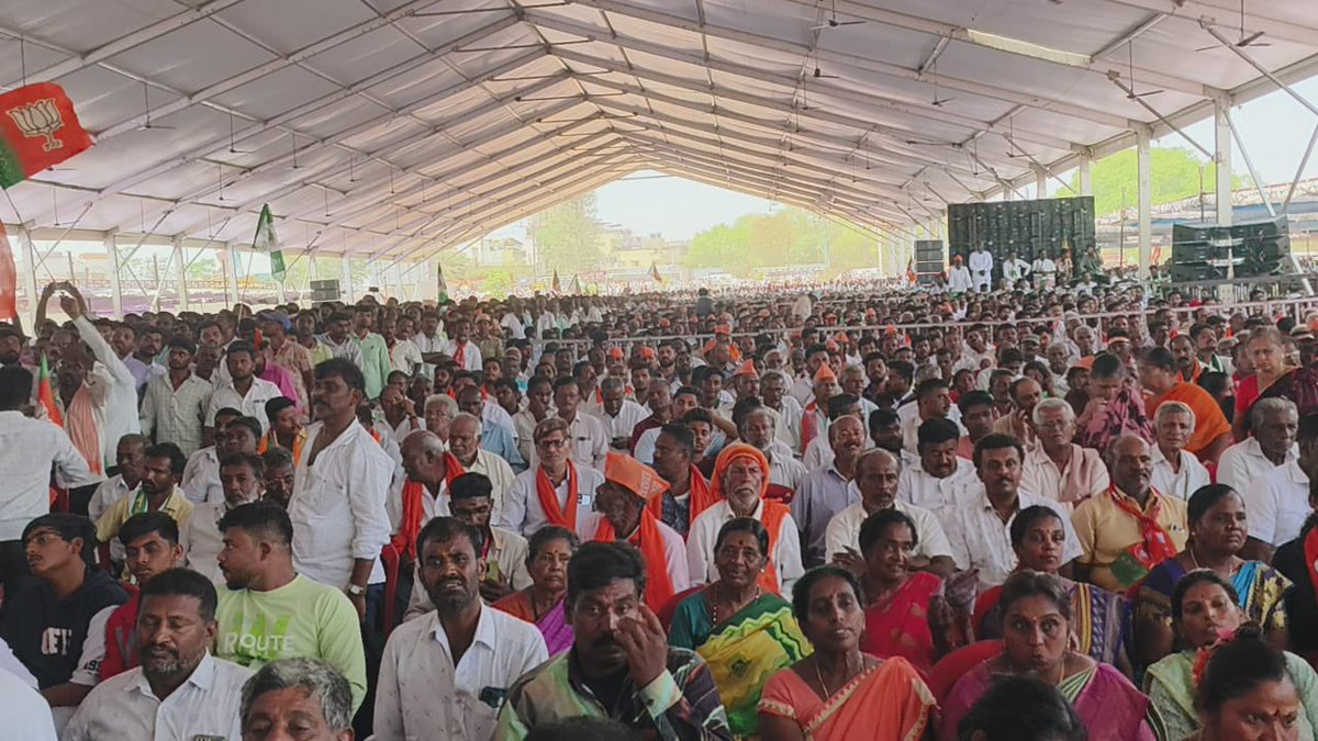 Addressed a massive NDA public meeting at Bengaluru for Bengaluru Rural (Ramanagara) Loksabha candidate @DrCNManjunath Ji, in the presence of Former Chief Minister of Karnataka & Senior BJP leader Shri @BSYBJP, Former CM & JDS leader Shri @hd_kumaraswamy, leaders and Karyakartas…