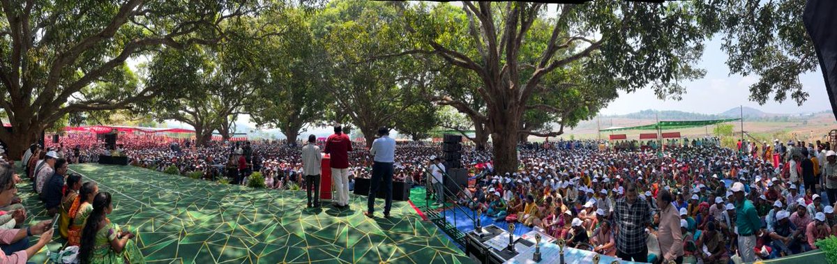 naandi_india's tweet photo. Behold the 16th #GemsOfAraku Festival! Hosted alongside the AGM of the farmer co-op growing world-class coffee for @arakucoffeein. Team @naandi_india
cheered on the 10,000+ smallholder farmers gathered under the mango orchard. What an event! Global coffee buyers were enthralled https://t.co/sW38lOdzRq