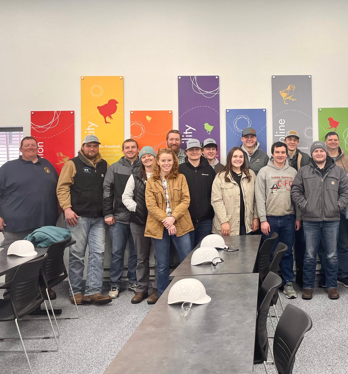 Yesterday @WIFarmBureau invited me to tour Pilgirm's Chicken in Arcadia employing over 350 people in Trempealeau County. They draw from over 100 area family farms who not only raise chickens, but also grow the corn that the mill relies upon for feed.