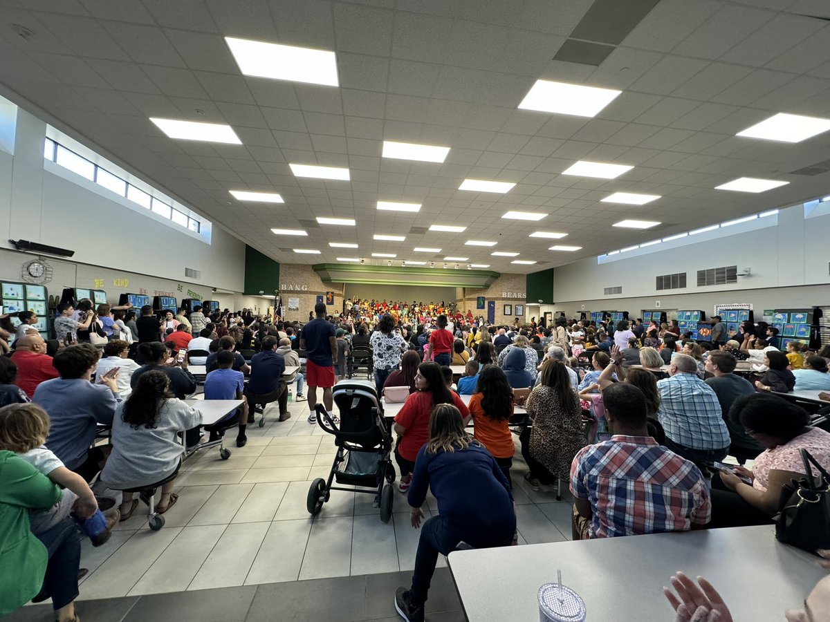 Amazing turnout for the 2nd Grade Musical, GO FISH! <a href="/BangElementary/">Bang Elementary</a> families show up &amp; show out!!