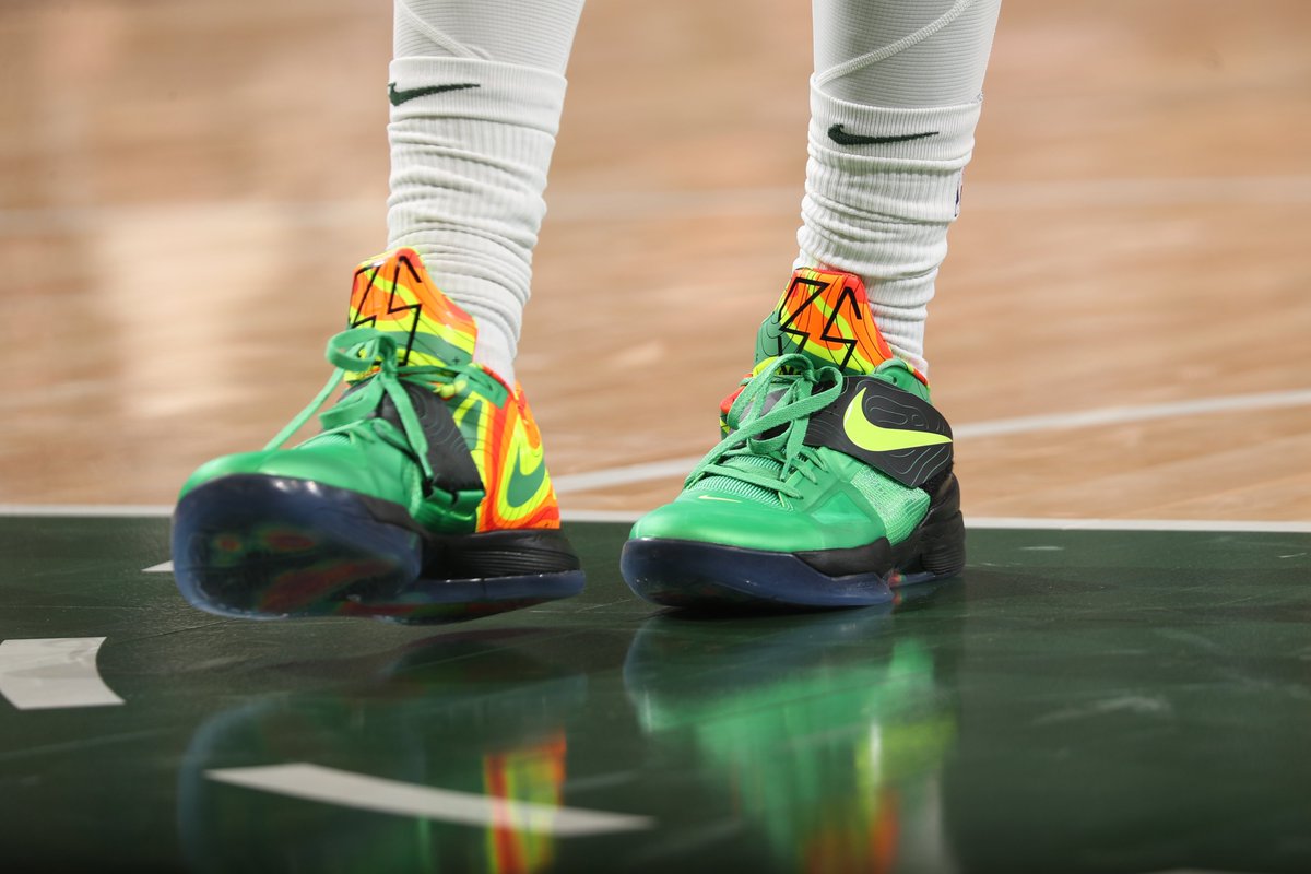 TyTy Washington broke out the 'Weatherman' KD 4s ⛈️