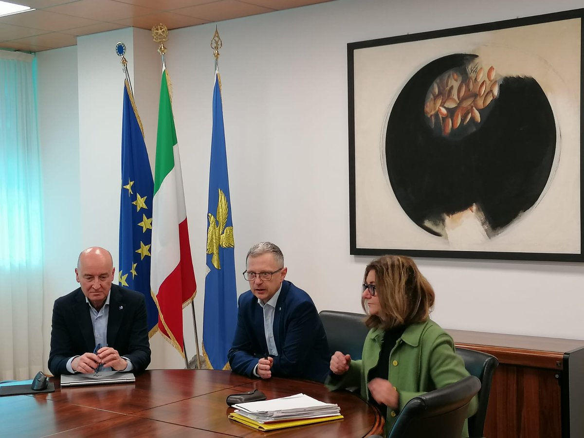 “Il #Fvg sarà presente a Vinitaly 2024 con 118 aziende (90 nell’area collettiva, 28 nel padiglione Fvg) e 450 etichette in esposizione. Un appuntamento di rilievo per il nostro mercato vitivinicolo”. Così oggi a Udine l’assessore Stefano Zannier. 
👉 tinyurl.com/3m9h9r6j