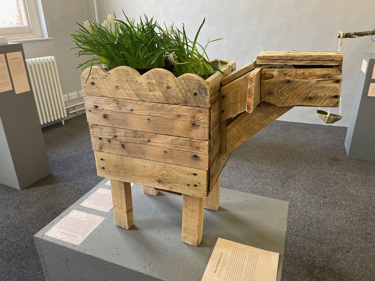 ExeterCustom's tweet image. Don't forget you can pop into the Exeter Customs House for free (we are now open daily) and check out The Exchange, an exhibition that has been created by our Cultural Partners at Art Work Exeter. 

Find out more: 

artworkexeter.org.uk/projects/the-e…