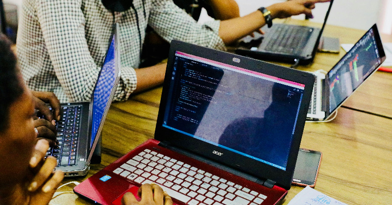 social_rights's tweet photo. 📣 The application deadline has been extended until June 12 📣
An unjust economic system harms people’s rights, but there are ways to change it!
💪Join the #DecodingInjustice Learning Lab, where you’ll find tools to transform how the economy works ⬇️