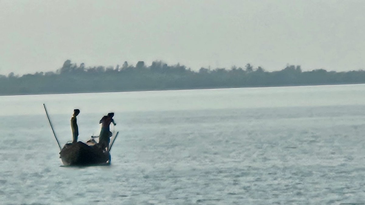 Working with the government of West-Bengal in de Sundarbans on #flood risk reduction. Protecting communities against the water. A centuries old skill of the Dutch. Water management is in our DNA. #water @NLinIndia