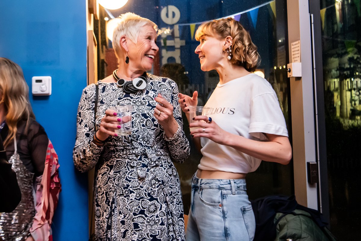 On Tuesday, we hosted a very special press night to celebrate THE LONG RUN! Another congrats to @KatieArnstein, @gdicksonprods & the entire team Ends on Apr 13 - don't miss your chance to see the ⭐️⭐️⭐️⭐️⭐️'beautifully heartfelt' (@theatreandtonic) show newdiorama.com/whats-on/the-l…