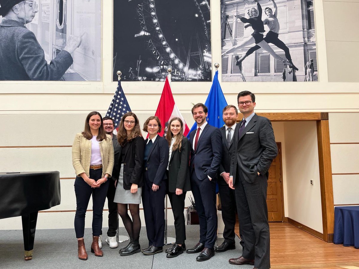 The Jessup International Law Moot Court team of @univienna is in DC for their big competition. ⚖️ Thank you for stopping by at @AustriainUSA & for the exchange of views. Good luck for the upcoming negotiations 🤝