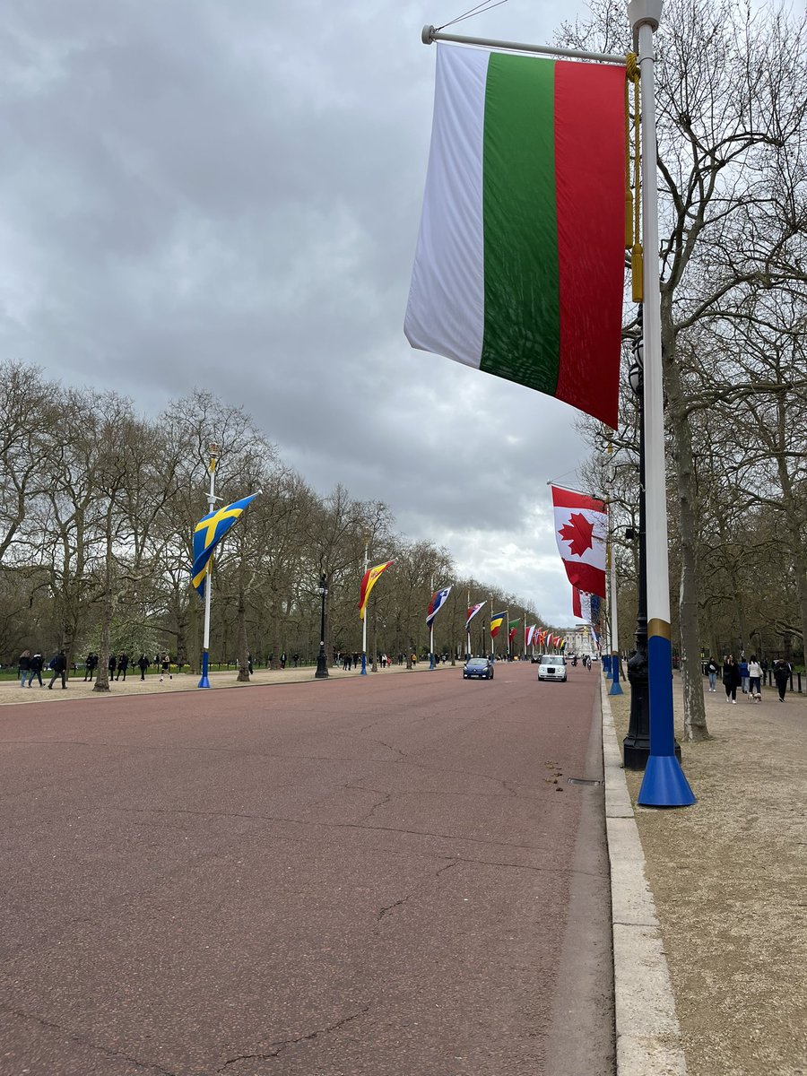 Always enjoy the first Mall flags of the season 🇬🇧