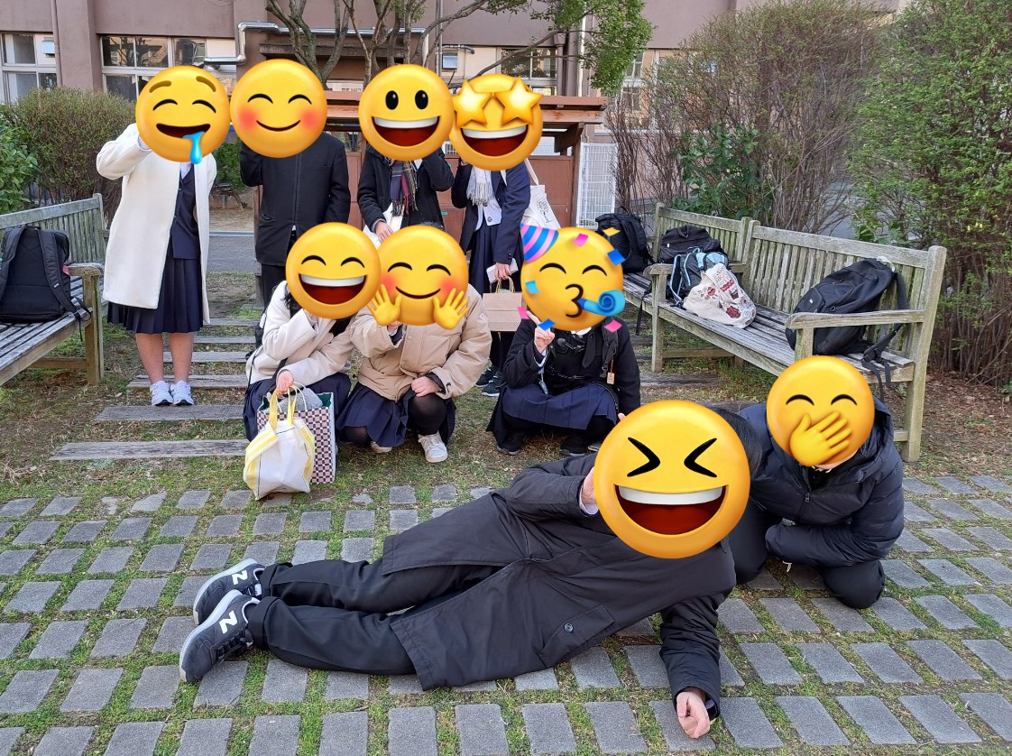 FuTen_Quiz's tweet photo. そして最後に、ずっと載せていなかった卒部式の写真です！
2年生の部員が殆どいない中、3年の先輩方には本当にお世話になりました。これからも頑張ってください。ありがとうございました！ https://t.co/MXd6oOVG9k