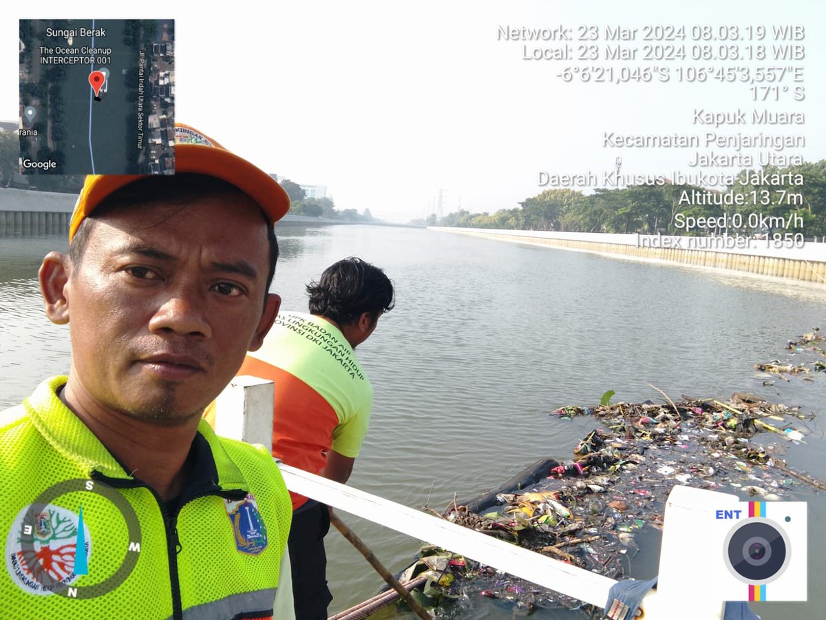 Our prototype Interceptor 001 in the Cengkareng Drain in Jakarta, Indonesia, has been operational for 5 years today, with a total catch of over 370,000 kg of trash.🇮🇩 Thanks to our local operators onboard daily to maintain, operate & offload the Interceptor. And for the photos.