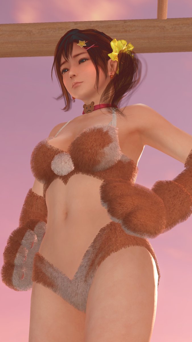 DOAFOS's tweet photo. 「で、どうするの？ ほのかっちがキスしたのは新作ヴィーナスグッズのキスマーク入りフォトフレームの試作品でしたって、今すぐ言いに行く？ それとも責任を取ってほのかっちと……つ、付き合う？ ……オーナーはヴィーナスとの���愛禁止……そ、そりゃそっか」
#みさき #SSRもふもふクマちゃん #DOAXVV https://t.co/UrpuaK8QV4