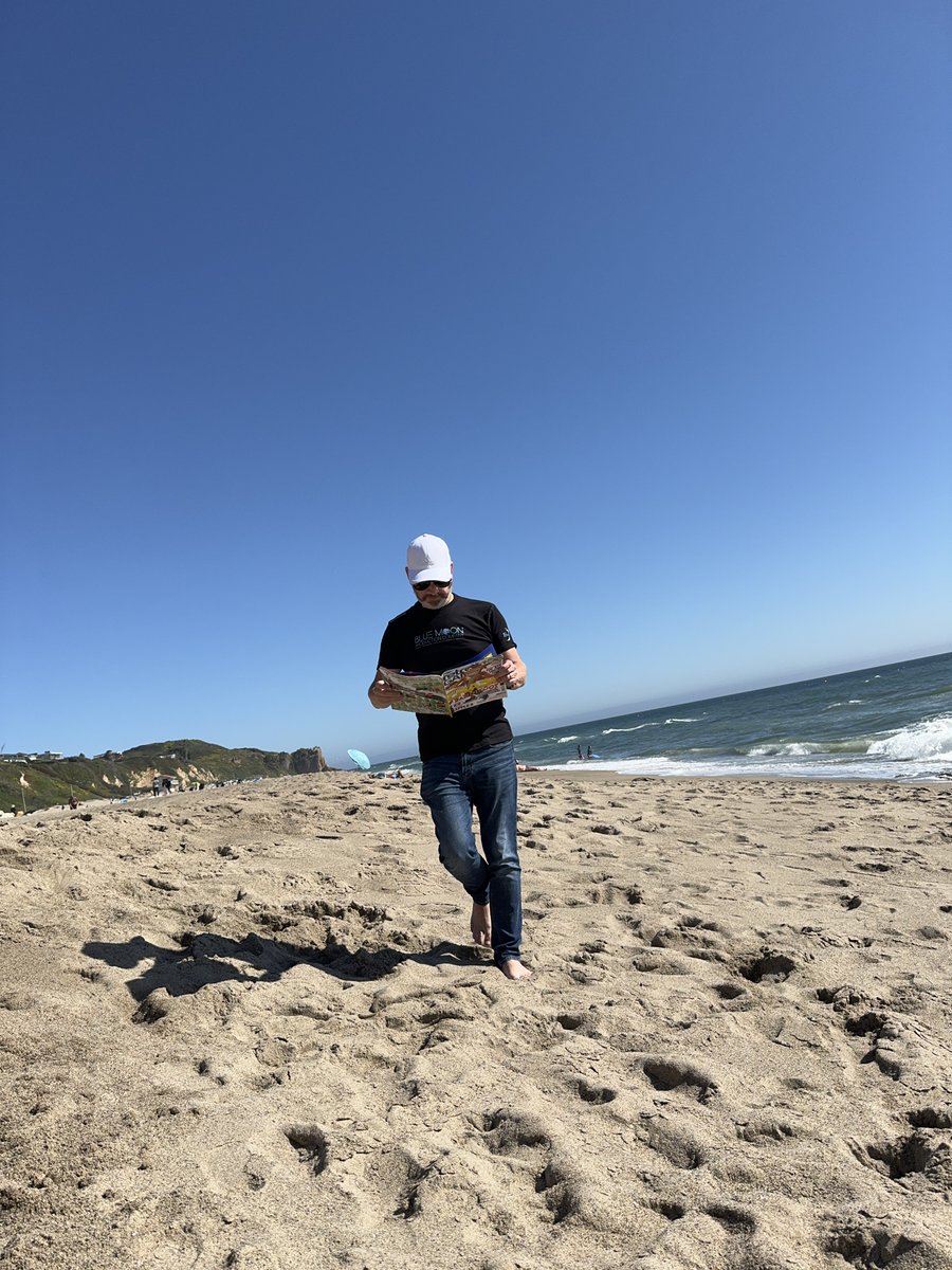 Getting out into nature relieves both stress and grounds you to the world (shoes off please). Nothing grounds me to nature and the World around me like walking on the beach while reading interviews of me in @RetroGamer_Mag #gamedev #gamedevelopment