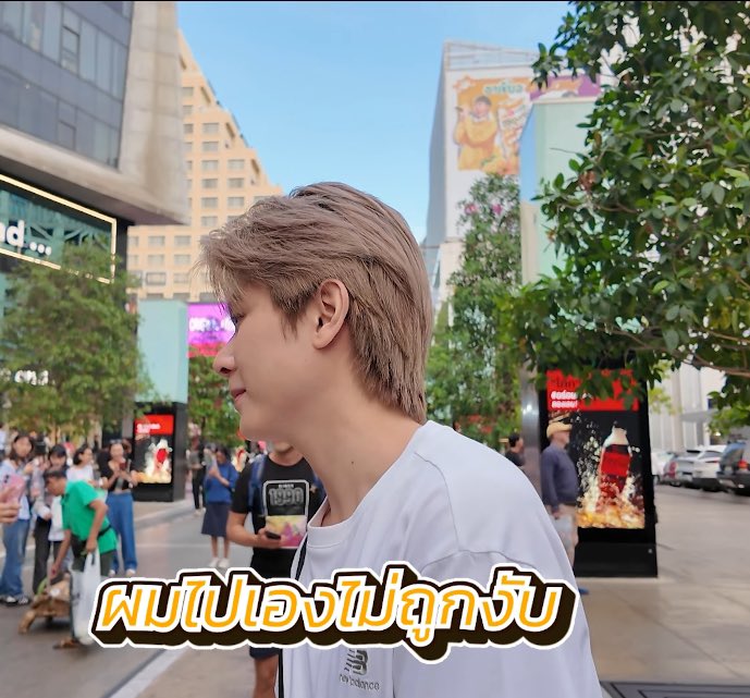 ใครเป็นคนใส่ซับ แต่คำน่าเอ็นดูมาก😆

 #JK_OnTheVlog