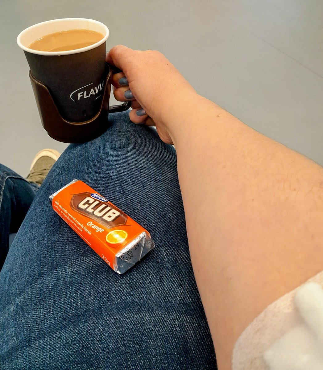 HOT DRINKS ARE BACK! Having a brew with my classic Orange Club, to celebrate a big round number #60 #GiveBlood @NHSBT @GiveBlood