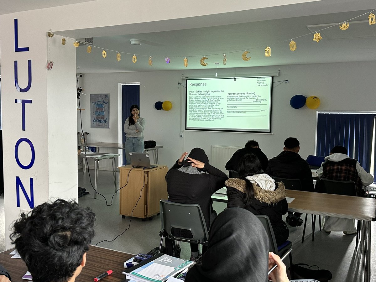 Thank you so much to Miss Khatun from @PutteridgeHSch for joining us today to English Language GCSE masterclass! A brilliant and engaging session!