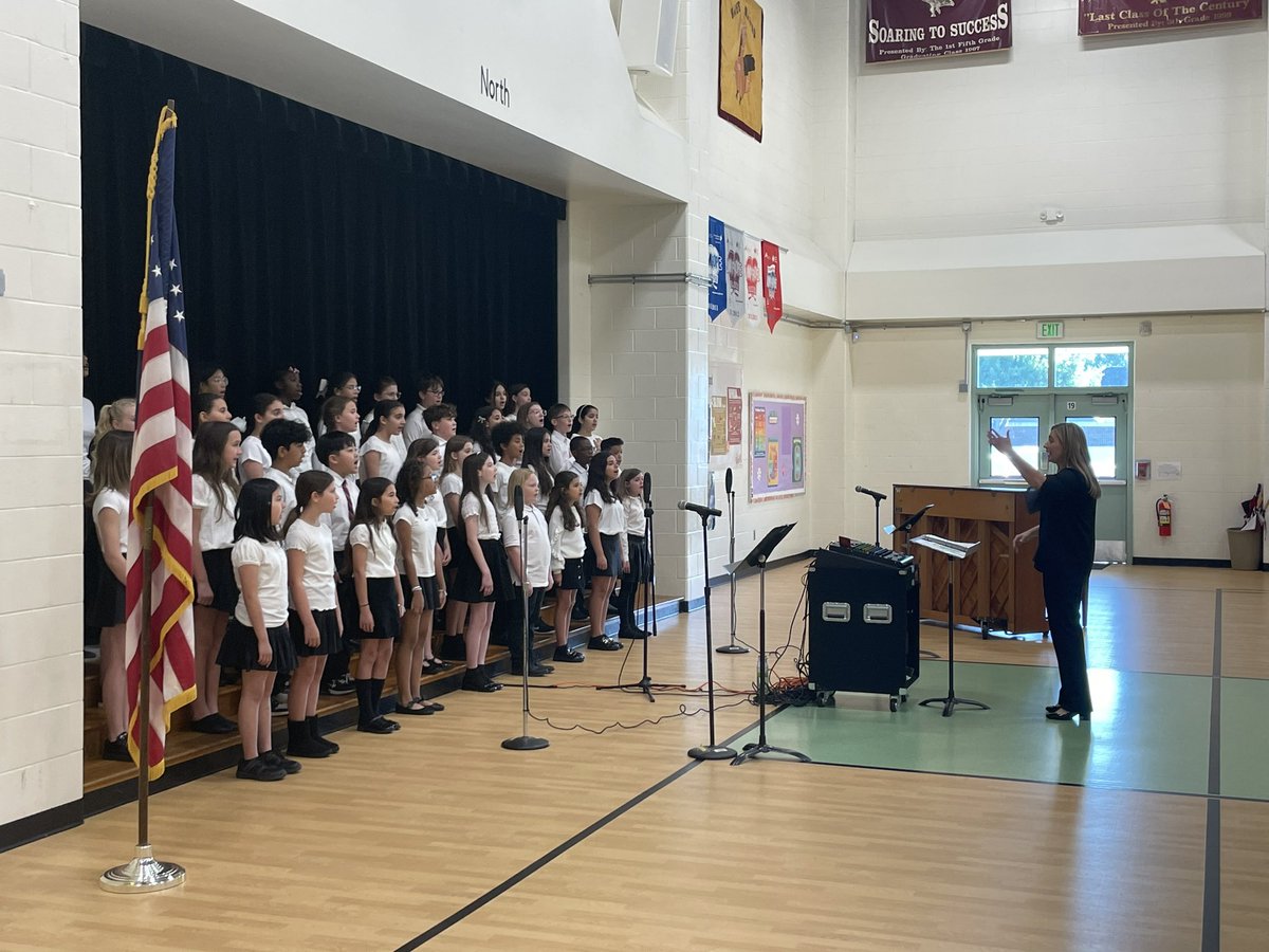 What a treat to hear the soaring singers concert this morning. Well done <a href="/JHEMusicTeacher/">Kimberly Peterson</a>! All your hard work and practice time shows! #hayeshawks