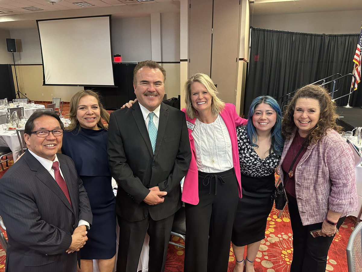 I was honored yesterday to represent @SBCountySchools at the Greater High Desert Chamber of Commerce State of Education, 2024. @SBCo_Supt_Ted gave a fantastic keynote and update on what is happening countywide! #Transformationalleadership #sbcssrocks