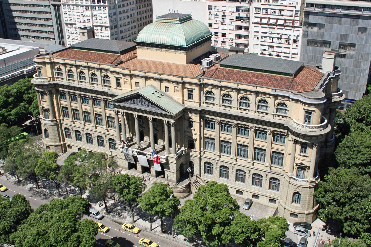 ipedasletras's tweet photo. A Biblioteca Nacional, localizada no Rio de Janeiro, é a maior biblioteca da América Latina e uma das dez maiores bibliotecas nacionais do mundo. https://t.co/k0oCCarBeb