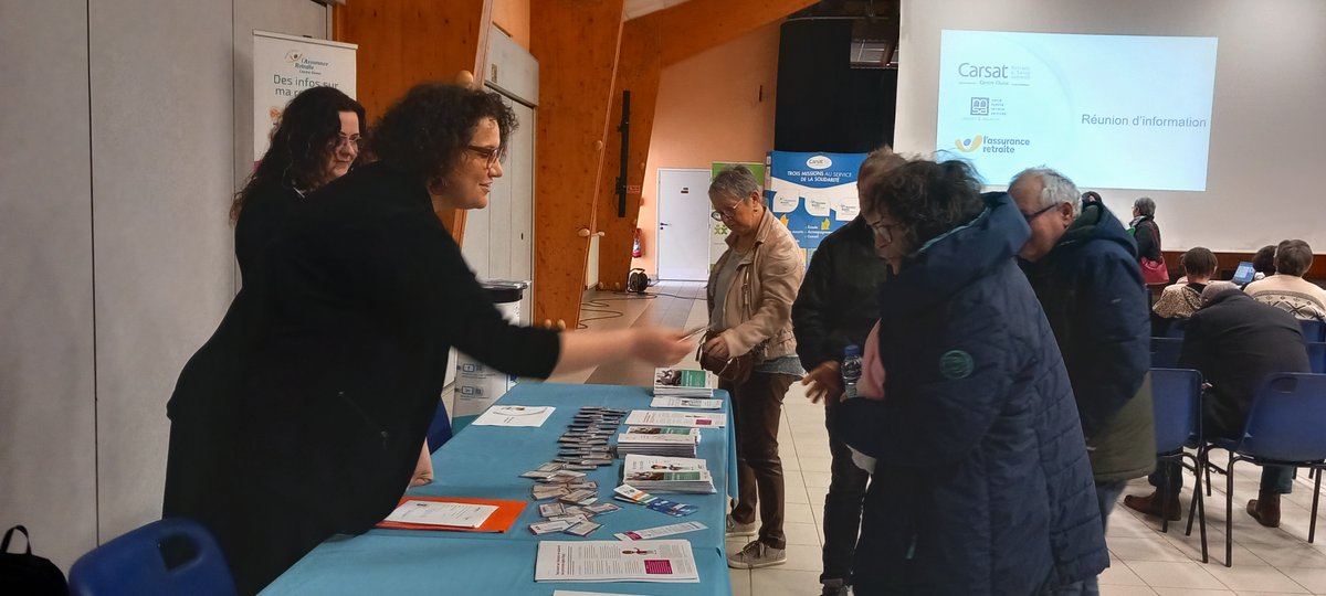 MSAdesCharentes's tweet photo. ℹ️ Réunion d’info retraite 👴🏻
👉 pour les travailleurs en situation de handicap des ESAT de #Charente dans le cadre de « Un avenir après le travail », porté par #Adapei 16
+ 90 personnes étaient présentes
Échanges avec nos élus et la #Carsat
#retraite - #angoumois - #handicaps https://t.co/3B8mCrZkJm