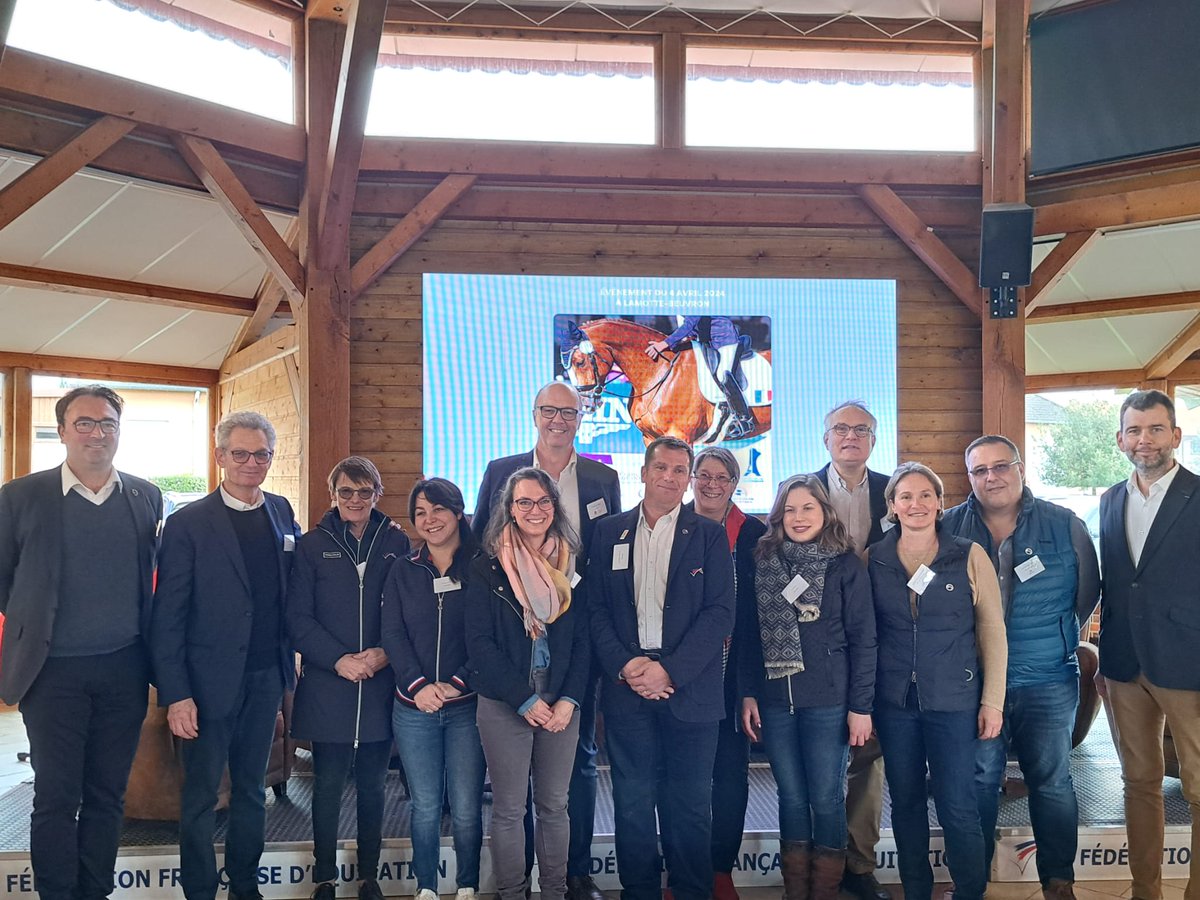 AFCuir's tweet photo. [#Paris2024] La #FilièreFrançaiseduCuir mobilisée pour célébrer son partenariat avec l'équipe de 🇫🇷 de para-dressage.

L'alliance entre la Filière, @FFEquitation &amp; @equiaction unit l'univers équestre et l'excellence du cuir au service de nos athlètes paralympiques 💪 https://t.co/PbId8bAp2e