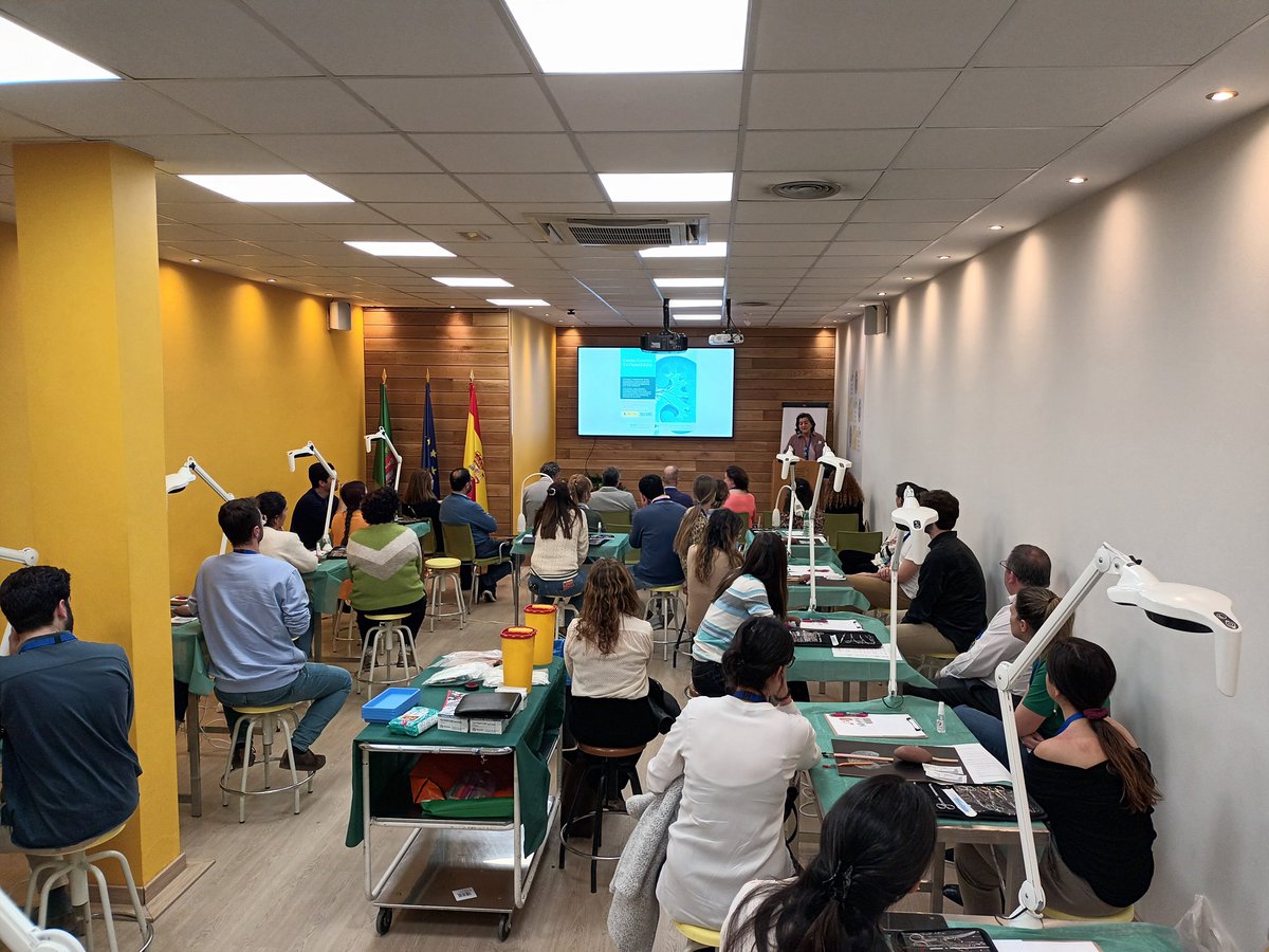 ramiro_cabello_'s tweet photo. Comienza la 12a edición @CursoTxThiel en @UAM_Madrid Curso simulación en la cirugía de extracción, preparación en banco y trasplante renal en cadáver preservado mediante técnica de W. Thiel y simuladores. https://t.co/tJpAAl2XyL