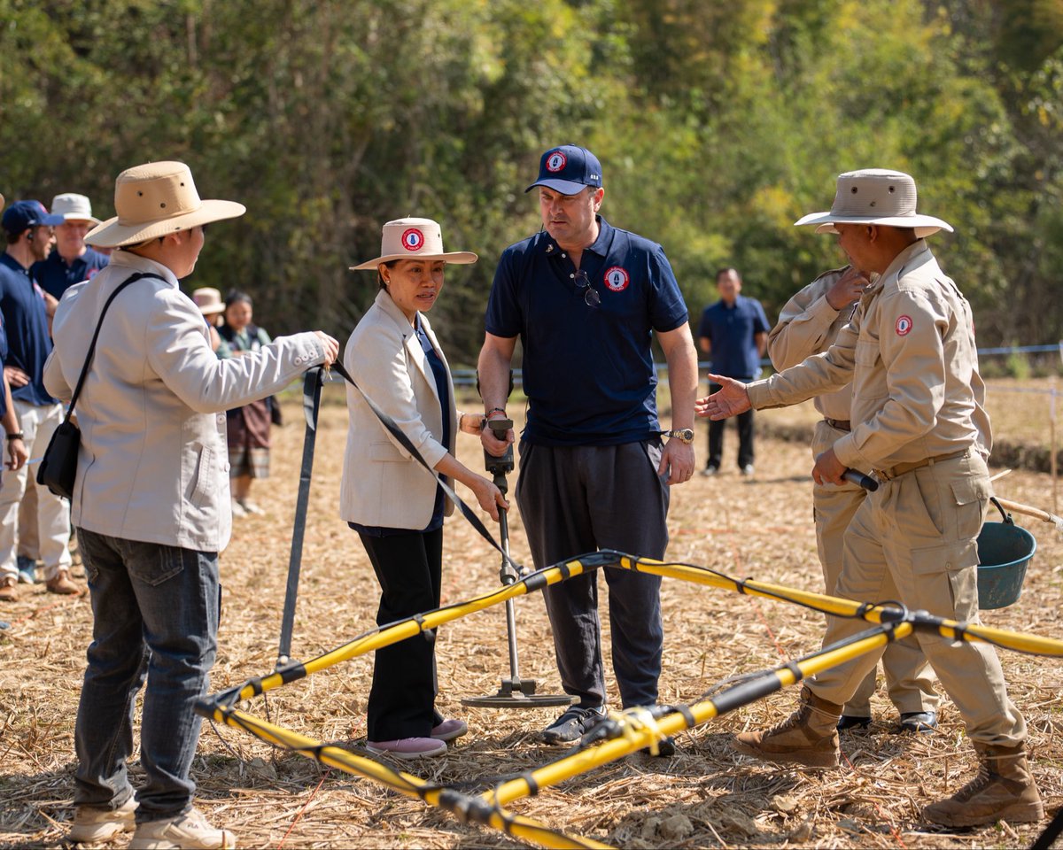 On this International Day for #MineAwareness and Assistance in #MineAction, we underscore #Luxembourg’s support for the crucial work of @UNMAS globally 🌍, @TheHALOTrust in #Ukraine🇺🇦 and @UNDP’s #UXOLao programme in #Laos🇱🇦 to clear landmines and unexploded ordnance #IMAD2024