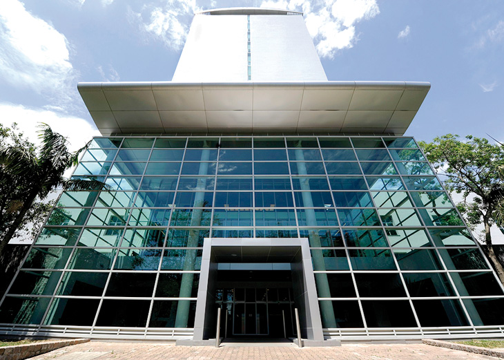 ipedasletras's tweet photo. A Biblioteca Central da Pontifícia Universidade Católica do Rio Grande do Sul (PUCRS), em Porto Alegre, é uma das maiores bibliotecas universitárias do Brasil, com um acervo de mais de 1,5 milhão de itens. https://t.co/uLTJcEE6o0