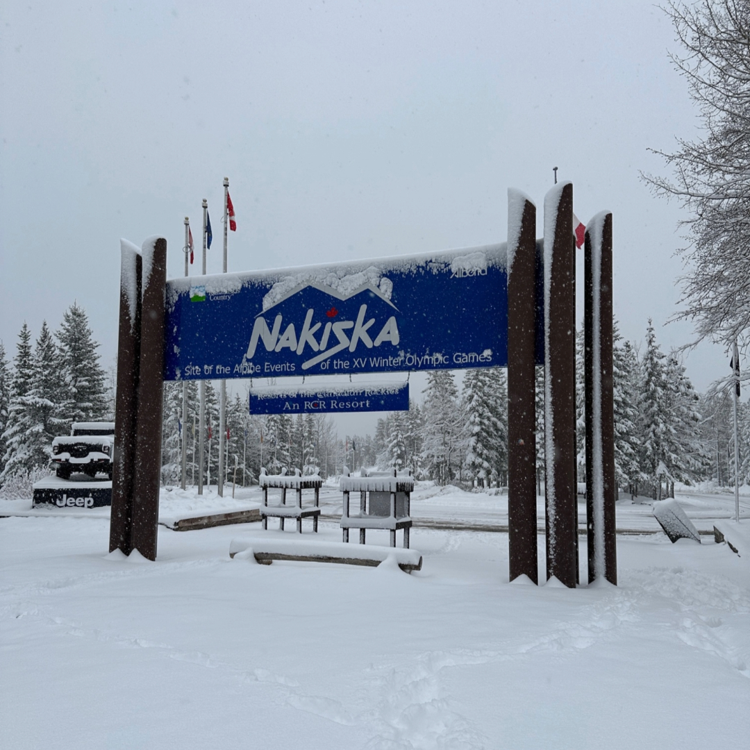 Just when you thought winter was over... 15cm overnight! And it's still coming down. #yyc #calgary #nakiska #calgarysclosestmountain #skiclose