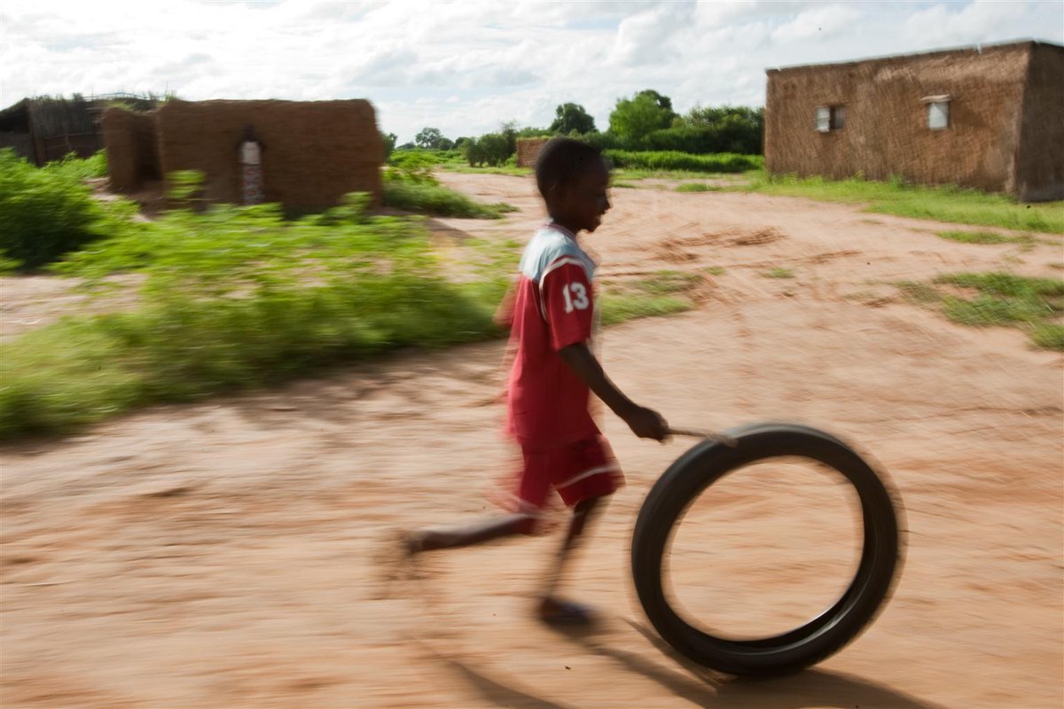 unicefmali's tweet image. In 2023, UNICEF sensitized 17,907 children, across #Mali on landmine or other explosive weapons dangers and risks.

Let&apos;s educate our children about the dangers of mines and explosive devices!

#Protectandbuild
#IMAD2024