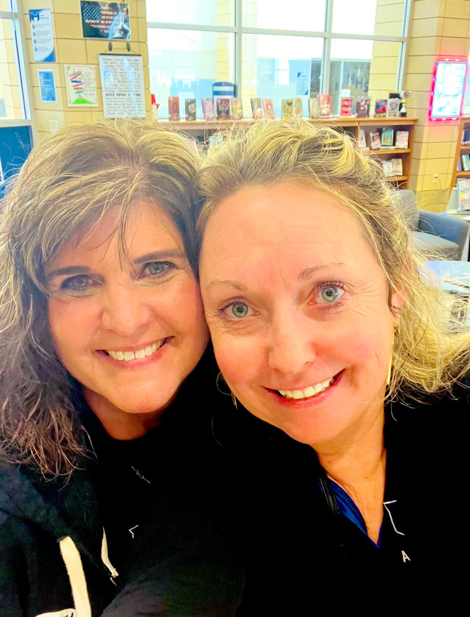 Wernekea's tweet photo. Thank you to Mrs. Whiteley for leading our H9 library and Mrs. Griffin for the support!! #LibraryAppreciation 💙🖤 https://t.co/XXRER8TIgf