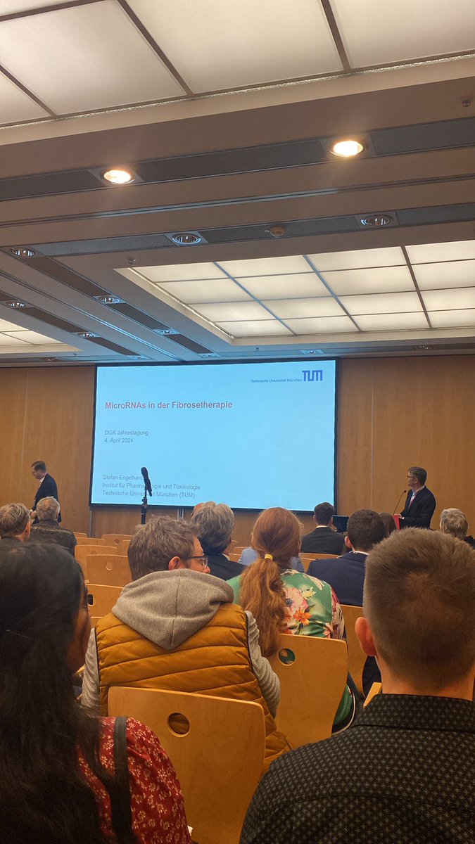🆕 [RNA] als Therapeutika Stefan Engelhardt berichtet: 🆒 schnelle Synthese 🆒 hohe Spezifität ❓ 🚛 delivery? —> Beispiel: Inhalation 🫁 für Lungen-Makrophagen #DGK2024JT #DGK_Basic