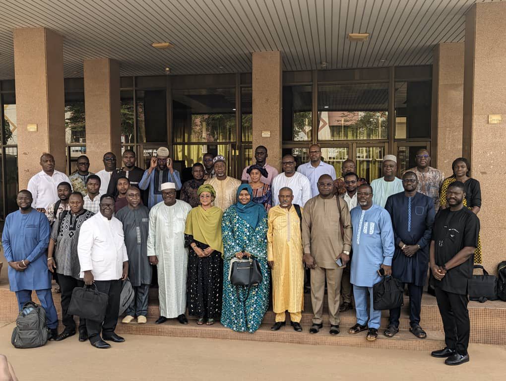 PCRSSMali's tweet image. #PCRSS @LiptakoG 
Participation du @PCRSSMali à l&apos;atelier de lancement de la plateforme régionale de gestion des connaissances par l’UEP #PCRSS de l&apos;Autorité de développement intégré des États du Liptako-Gourma les 03 et 04 avril 2024 à Ouagadougou.