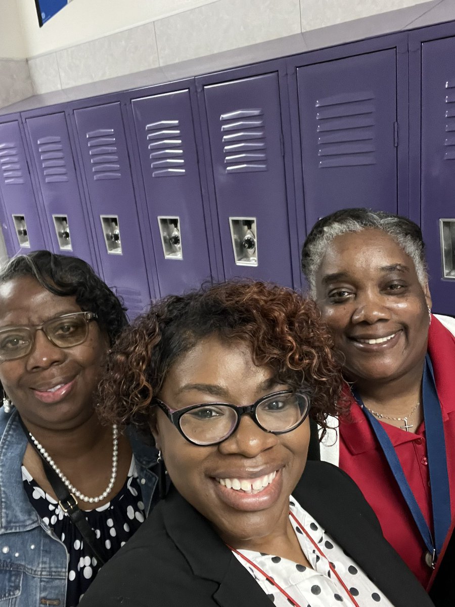 Crystal Johnson (@crystal96813808) on Twitter photo <a href="/DrXavierLewis/">Dr. Lewis</a> Embarking on learning walks at Collegiate Prep Elementary.  Thank you for allowing us to witness excellence in action as students, teachers, and leaders unite to create a thriving learning environment. π«πΆββοΈπ #CollegiatePrep #LearningWalks #Education <a href="/DrXavierLewis/">Dr. Lewis</a> Embarking on learning walks at Collegiate Prep Elementary.  Thank you for allowing us to witness excellence in action as students, teachers, and leaders unite to create a thriving learning environment. π«πΆββοΈπ #CollegiatePrep #LearningWalks #Education
