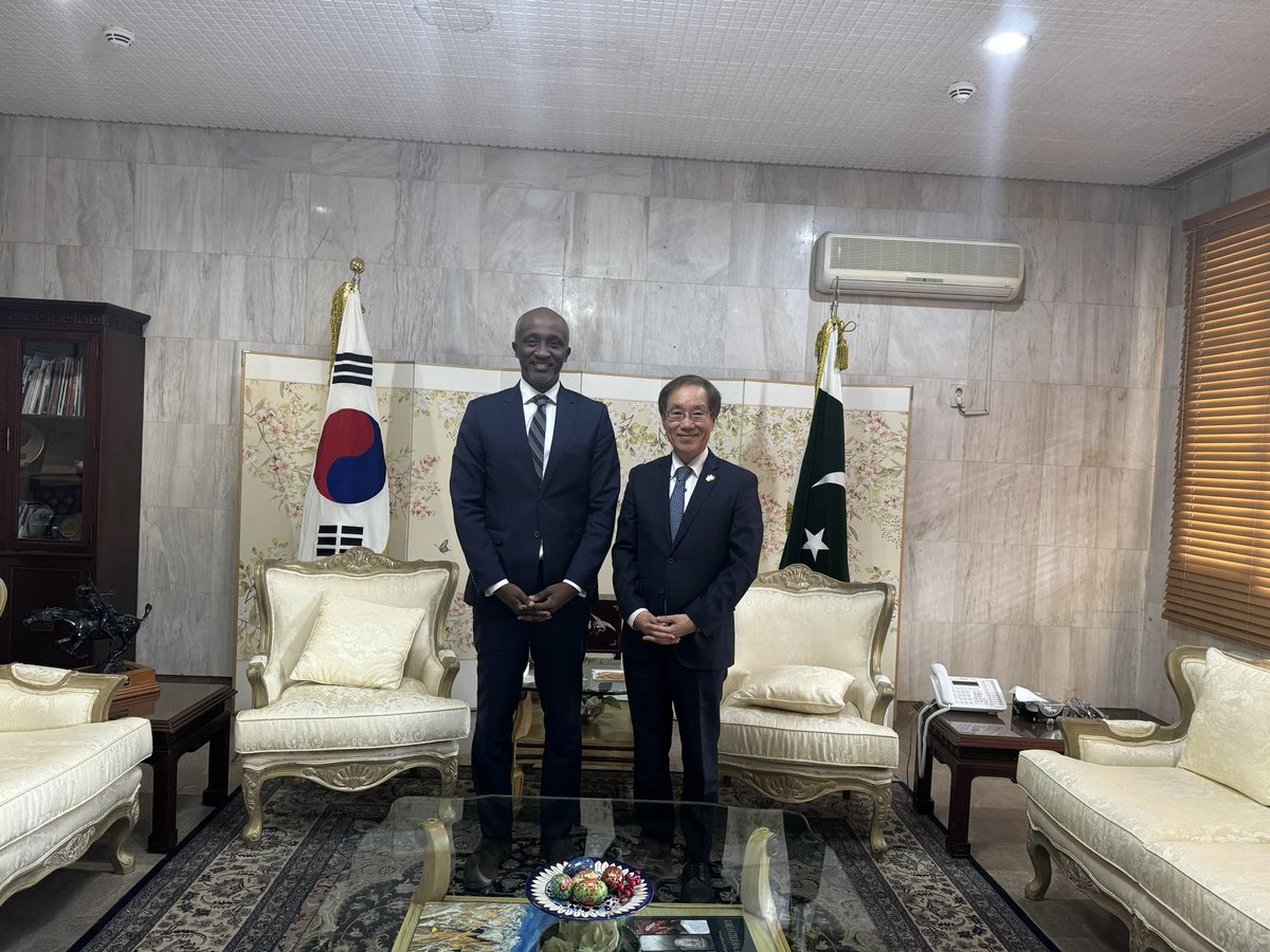 Met with Ambassador Park Kijun of Rep of Korea to the #Pakistan. Thanked him for his support to multilateralism and the work of @UNinPak.