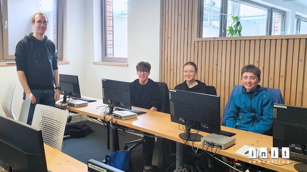 init consulting AG tweet media