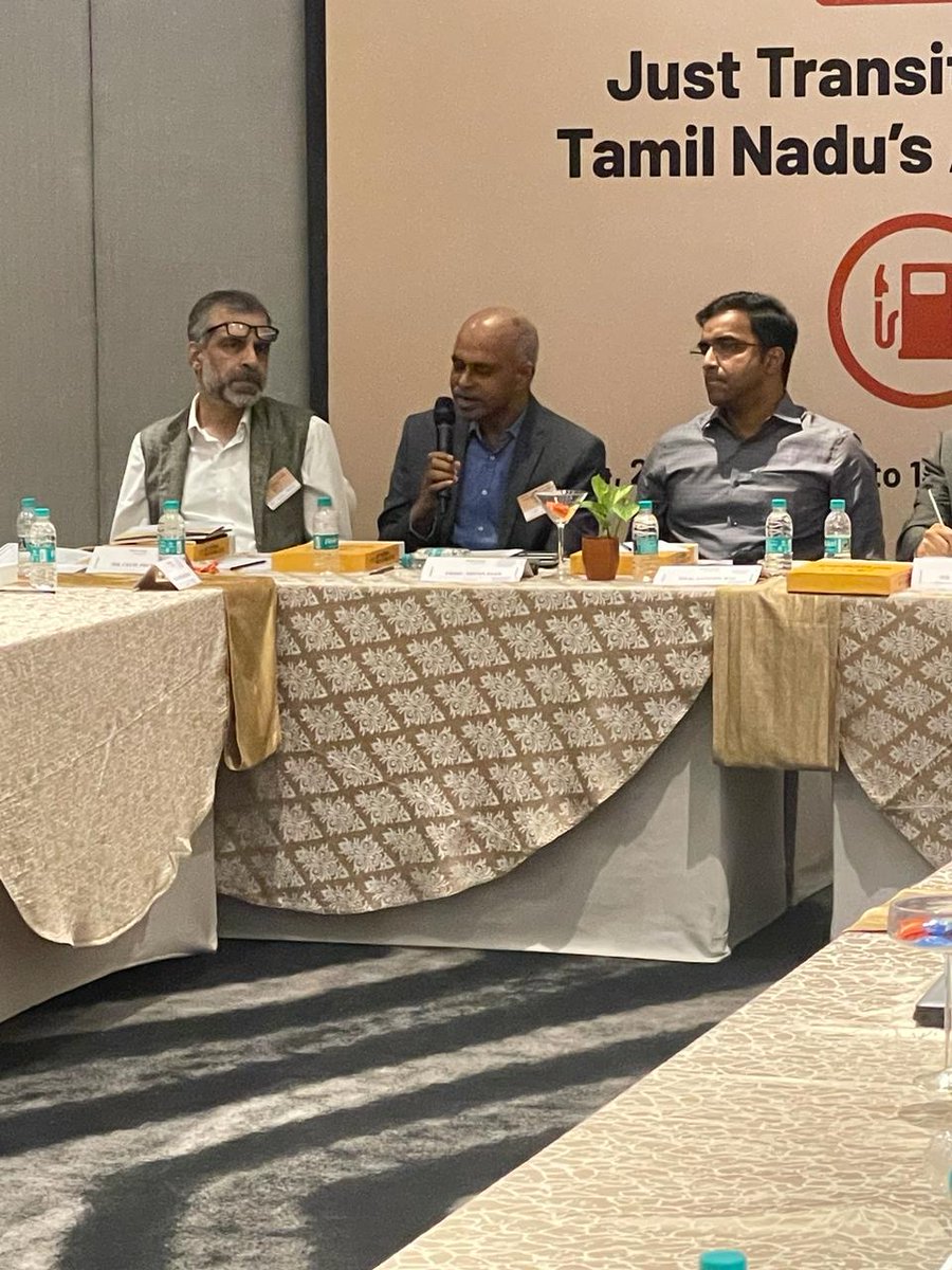 🚗Speaking at '#JustTransition Roadmap for #TamilNadu's #Autombile Sector', Thiru Srinivasan, Sr Advisor, #EV, @fametamilnadu, GoTN, said, 'Through the EV taskforce, we want to orchestrate stakeholders within the government, quasi-government, finance centers, and others'.