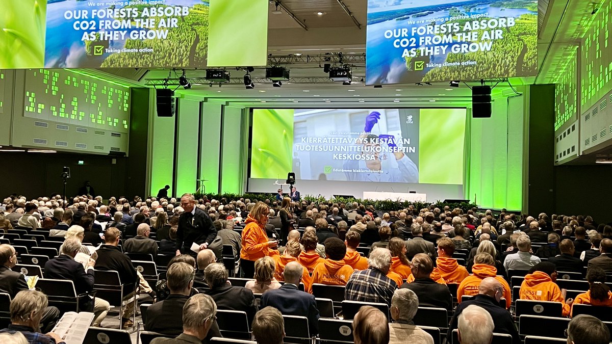 UPM's Annual General Meeting 2024 about to start. More than 550 shareholders present at Messukeskus in Helsinki.