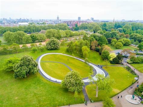 What do you notice about Princess Diana’s Memorial Park?