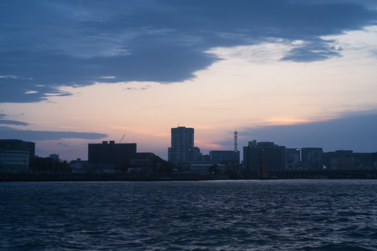 orio_lily's tweet photo. 東京湾
空と景色のうつり変わり https://t.co/6kkZajKNNs