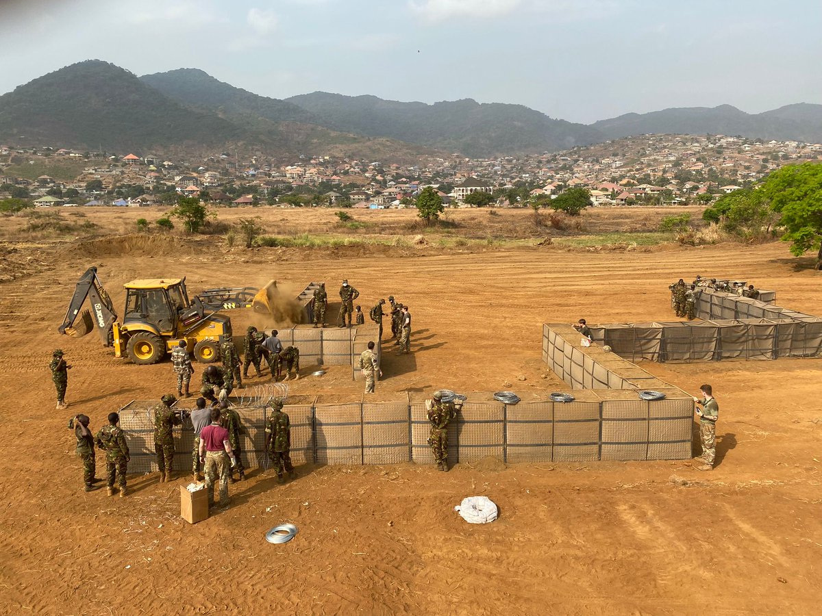 🇬🇧 BPST(A) in #SierraLeone 🇸🇱 The BPST(A) and Defense Section - Sierra Leone @UKinSierraLeone collaborated to facilitate an innovative Field Fortification Package at the Peace Mission Training Center (PMTC), Sierra Leone to @MOD_RSLAF delivered by an STTT from @AirborneSappers .