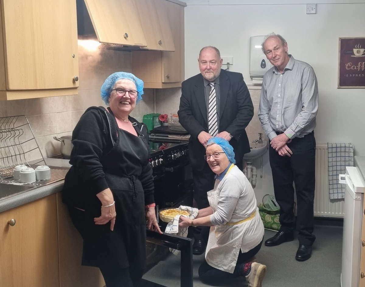 Bunny Parish Council were recently awarded £1,000 from the East Midlands Airport Community Fund towards the purchase of two brand new ovens for Bunny Village Hall kitchen. Find out about applying for EMA Community Fund grants➡️ bit.ly/43yB4oe