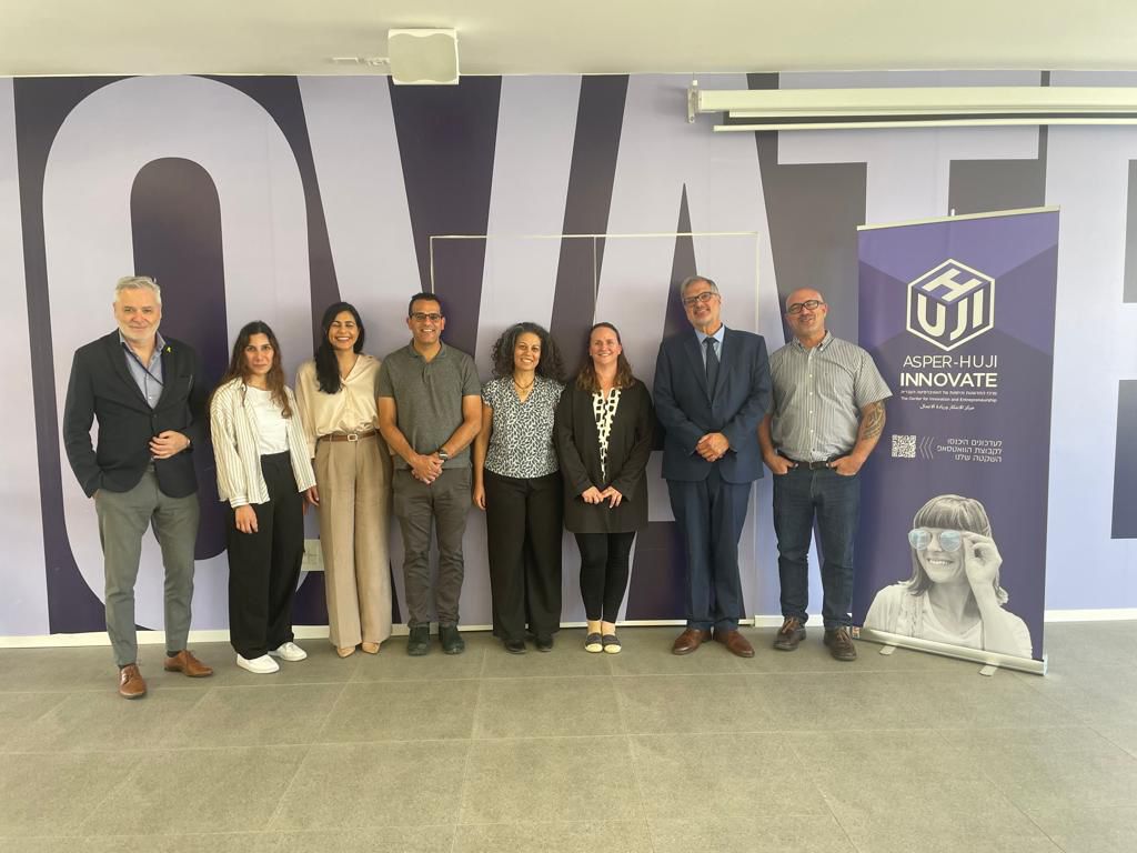 Two days ago, we hosted the Uruguayan ambassador to Israel. Together, we discussed the various possibilities for cooperation in innovation and entrepreneurship.
<a href="/UdiAvivi/">Udi Avivi 🇮🇱🎗</a>  <a href="/vinovezky/">Ambassador Leo Vinovezky</a>