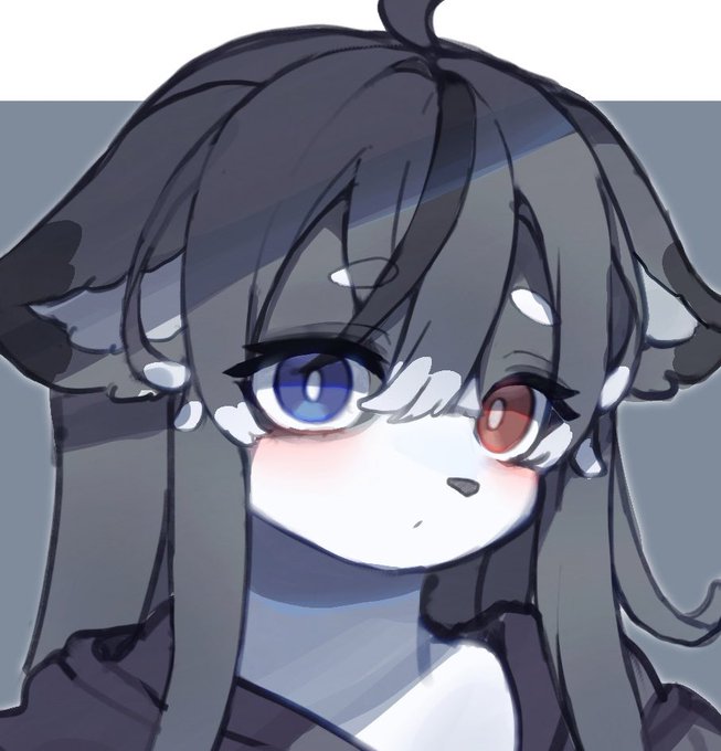 シンプルおめめの方がよいかも…🦊 