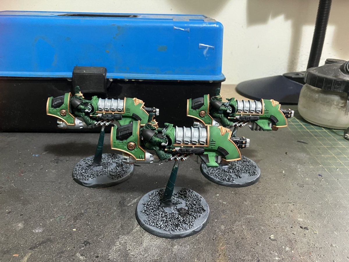Penddraig131's tweet photo. Trim and final metallic details added to the #sonsofhorus jetbikes. Hopefully get the washes on soon and then final details.
#horusheresy #30k #sonsofhoruslore #warmongers https://t.co/modveWXs9K