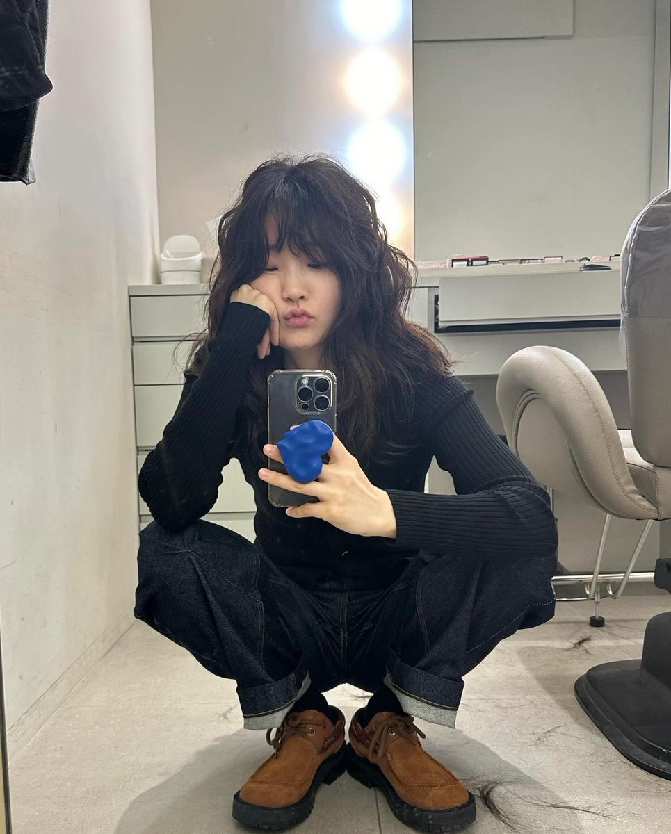 seasonlikedam's tweet photo. 진심으로 24살이라고 해도 믿겠음 https://t.co/mJjiu8MJVZ